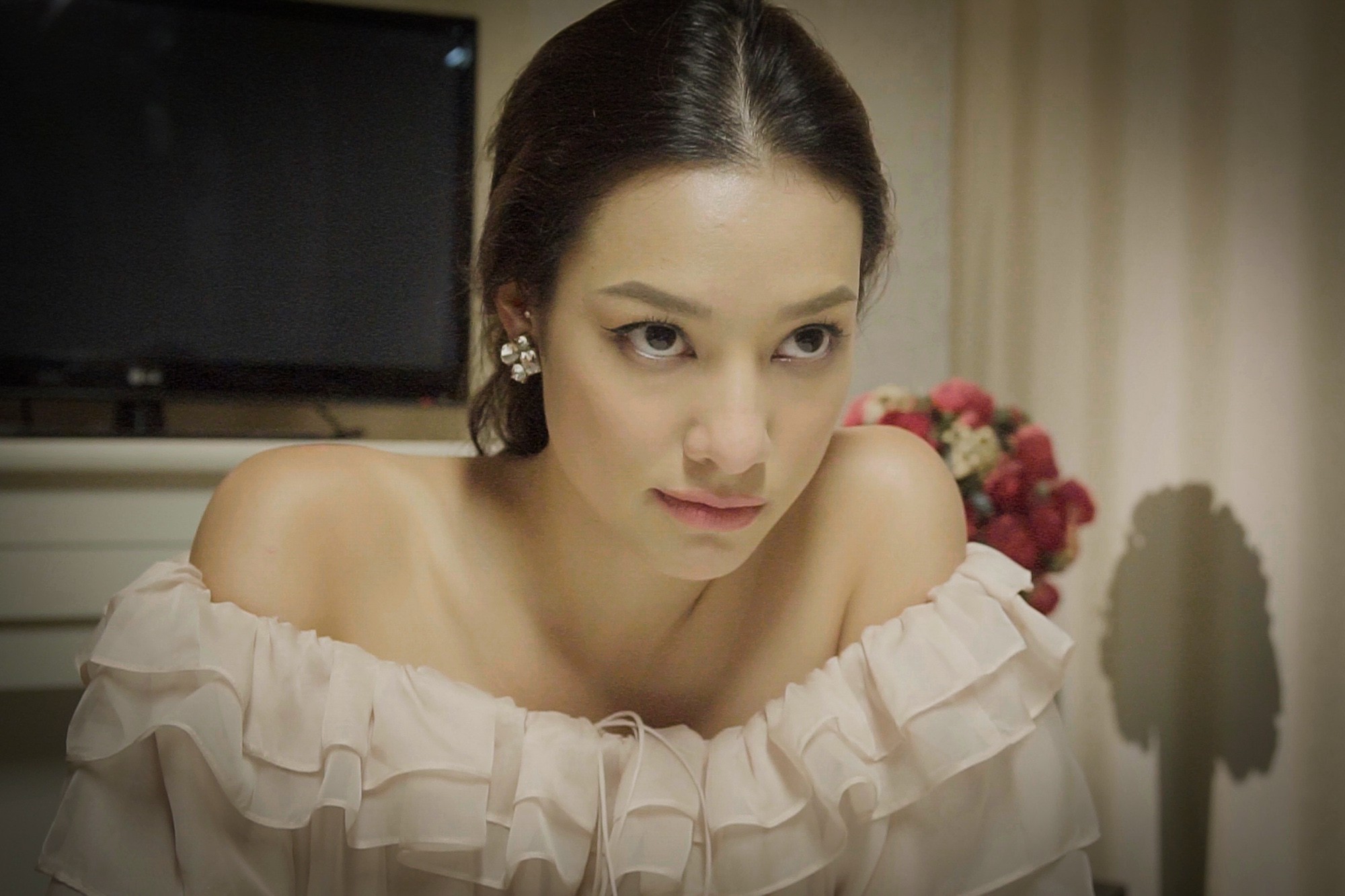 Lilly Nguyễn bắt bài vụ án chăn rau sạch trong Lật mặt showbiz - Ảnh 8. Lilly Nguyễn bắt bài vụ án chăn rau sạch trong Lật mặt showbiz - Ảnh 8.