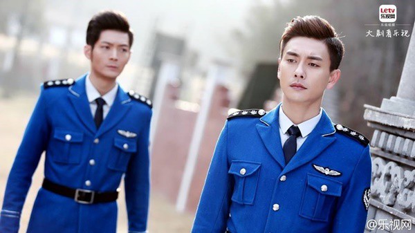 Hụt v&agrave;i lần l&agrave;m nam ch&iacute;nh ng&ocirc;n t&igrave;nh, Huỳnh T&ocirc;ng Trạch cuối c&ugrave;ng đ&atilde; tho&aacute;t kiếp tr&aacute;i tim b&ecirc;n lề - Ảnh 3.