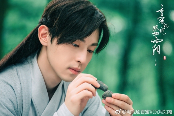 Chưa kịp n&ecirc;n duy&ecirc;n với Dương Dương, Địch Lệ Nhiệt Ba đ&atilde; cặp k&egrave; với sao Sở Kiều Truyện - Ảnh 6.