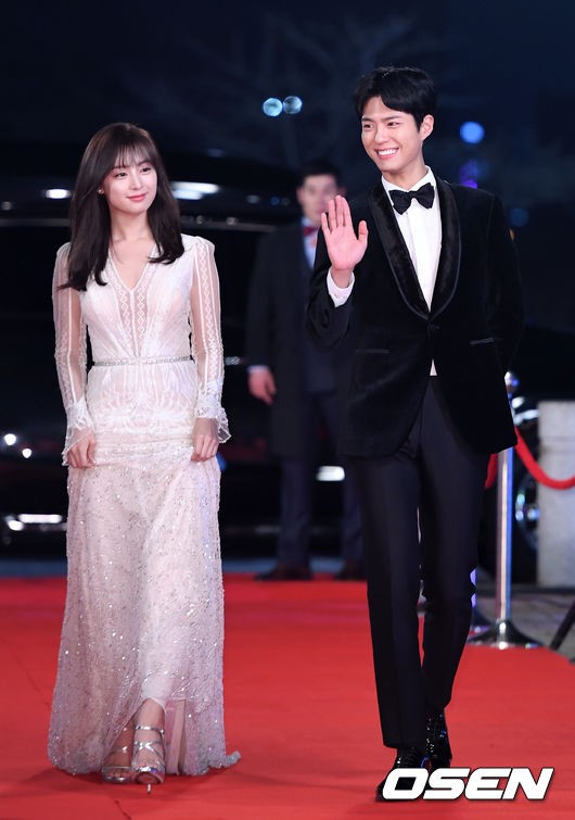 Song Joong Ki – Song Hye Kyo giành giải Cặp đôi đẹp nhất tại KBS Drama Awards 2016 - Ảnh 10.