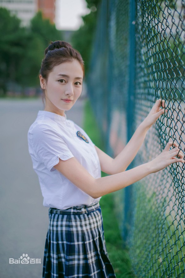 Hụt v&agrave;i lần l&agrave;m nam ch&iacute;nh ng&ocirc;n t&igrave;nh, Huỳnh T&ocirc;ng Trạch cuối c&ugrave;ng đ&atilde; tho&aacute;t kiếp tr&aacute;i tim b&ecirc;n lề - Ảnh 6.