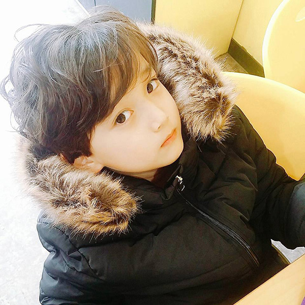 Có một cậu nhóc Hàn Quốc mới 7 tuổi, nhưng đã điển trai và ăn mặc chất lắm rồi! - Ảnh 6.