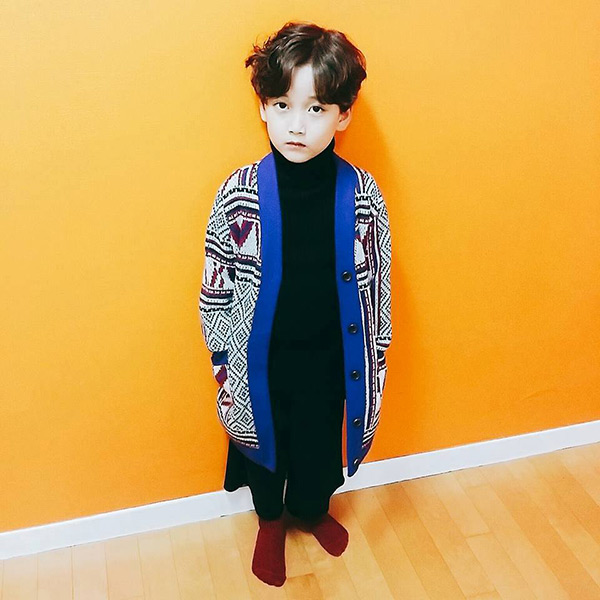 Có một cậu nhóc Hàn Quốc mới 7 tuổi, nhưng đã điển trai và ăn mặc chất lắm rồi! - Ảnh 2.
