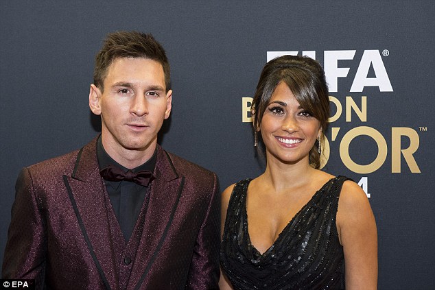 Chiều lòng vợ, Messi không mời cặp Pique - Shakira dự lễ cưới - Ảnh 1.