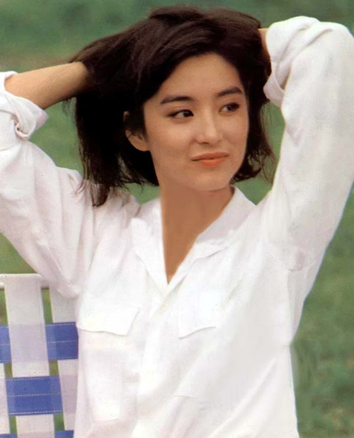Những mỹ nhân tài sắc vẹn toàn của màn ảnh Hoa ngữ thập niên 80-90 (Phần 1) - Ảnh 1.