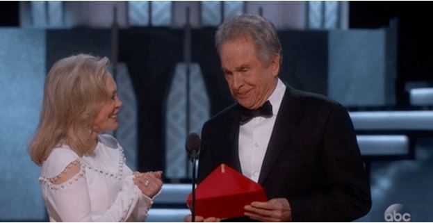 22 khoảnh khắc dễ thương và hài hước nhất lễ trao giải Oscar 2017 - Ảnh 20.