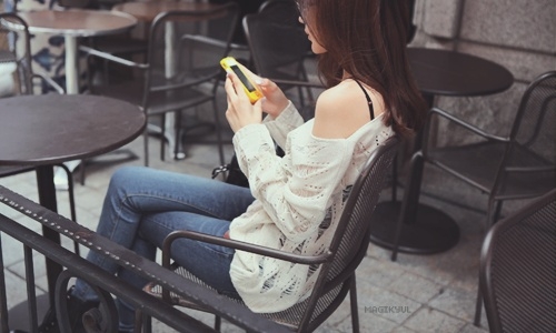 Này các cô, muốn trai không chạy mất dép thì hãy bỏ ngay 10 kiểu nhắn tin này - Ảnh 1.