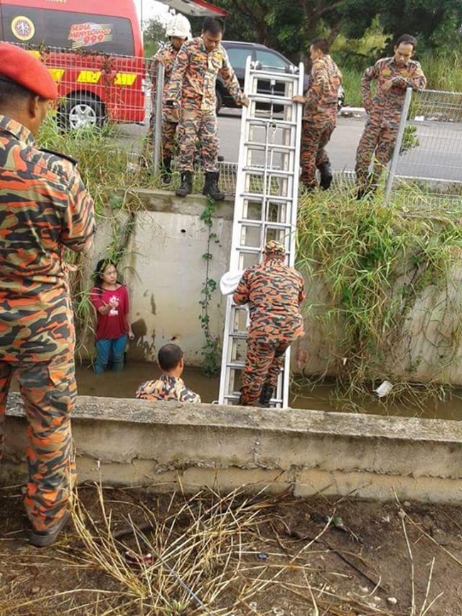 Thấy thiếu nữ chết đuối dưới kênh, cảnh sát lao đến giải cứu và phát hiện sự thật bất ngờ - Ảnh 3.