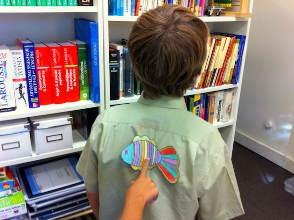 C&oacute; những tr&ograve; chơi khăm truyền thống ng&agrave;y C&aacute; th&aacute;ng tư tr&ecirc;n to&agrave;n thế giới kh&ocirc;ng bao giờ lỗi mốt - Ảnh 1.