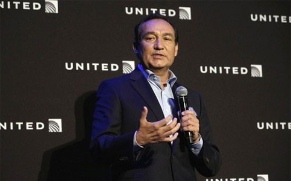Mới lãnh giải lớn về PR chưa đầy một tháng, CEO United Airlines đã đẩy công ty vào cuộc khủng hoảng truyền thông lớn nhất thế kỷ - Ảnh 1.