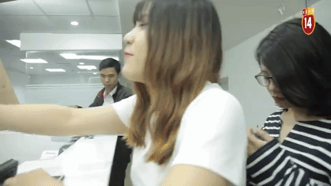 Clip: Ngày lễ được nghỉ thật đấy nhưng chớ có dại mà ra ngoài đường! - Ảnh 2.