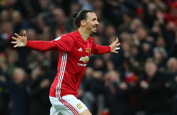 Ibrahimovic phẫu thuật đầu gối thành công - Ảnh 2.