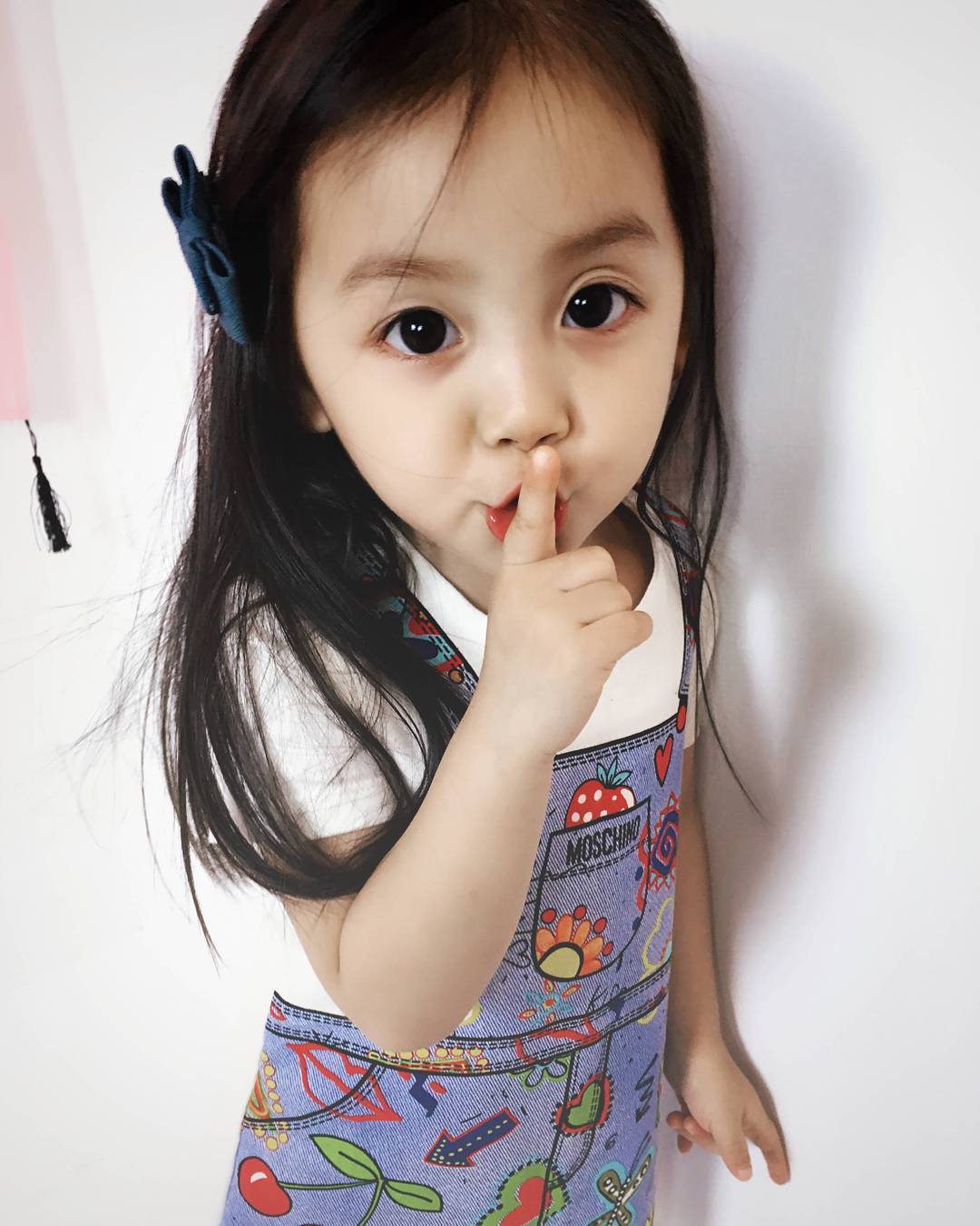 Những hình ảnh em bé Trung Quốc xinh sành điệu sẽ khiến bạn cảm thấy say đắm vì những bộ đồ tinh tế và phong cách. Chắc chắn bạn sẽ không muốn bỏ lỡ cơ hội được ngắm nhìn những \