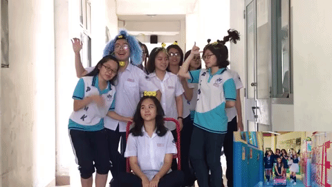 Nh&oacute;m nhạc Twice vừa ra MV Signal được v&agrave;i ng&agrave;y, nh&oacute;m học sinh Việt Nam đ&atilde; c&oacute; ngay video parody si&ecirc;u h&agrave;i hước rồi! - Ảnh 2.