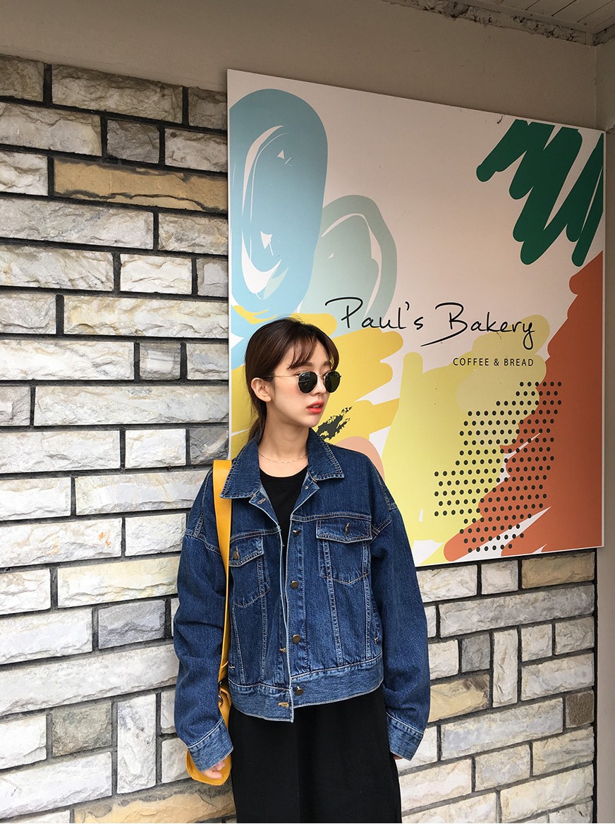 Trời se lạnh thế này không diện denim jacket dáng rộng thì mùa thu của bạn đã bớt thi vị đi mấy phần rồi! - Ảnh 2. Trời se lạnh thế này không diện denim jacket dáng rộng thì mùa thu của bạn đã bớt thi vị đi mấy phần rồi! - Ảnh 2.