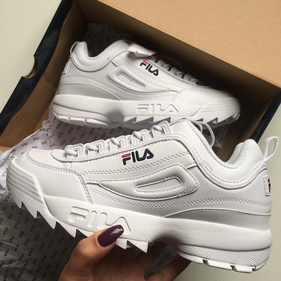 Trong khi giới trẻ phát cuồng với Balenciaga, Vans... thì vị stylist danh tiếng này lại đánh giá cao 3 đôi sneakers ít tiếng hơn hẳn - Ảnh 2. Trong khi giới trẻ phát cuồng với Balenciaga, Vans... thì vị stylist danh tiếng này lại đánh giá cao 3 đôi sneakers ít tiếng hơn hẳn - Ảnh 2.