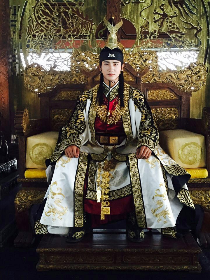 T&ecirc;n phim &ldquo;Hwarang&rdquo; cũng ch&iacute;nh l&agrave; ch&igrave;a kho&aacute; mở ra c&aacute;i kết c&oacute; hậu - Ảnh 14.