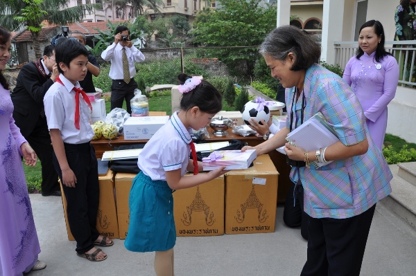 Bằng trái tim nhân hậu, nàng Công chúa Thái Lan đã khiến hàng triệu người phải cúi đầu thán phục - Ảnh 10.