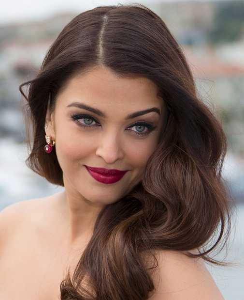 Không đến Cannes thì thôi, đã xuất hiện thì Aishwarya Rai hầu như luôn đẹp hết phần người khác! - Ảnh 31.