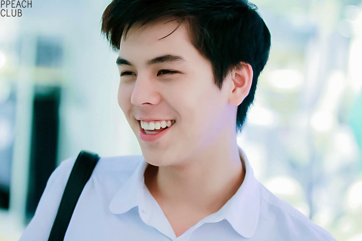 M nam gia th khng ca Tui ni lon Peach Pachara 