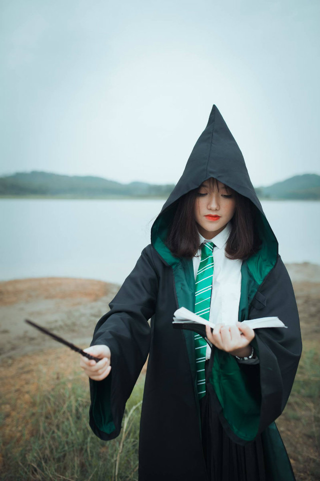 Chán kiểu bao cấp, học sinh Hải Phòng lại chụp ảnh kỷ yếu theo phong cách Harry Potter - Ảnh 9.