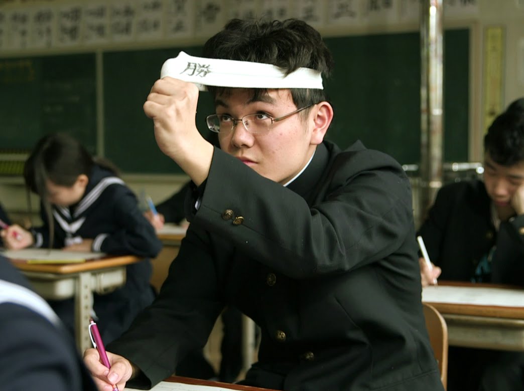 Những phương ph&aacute;p quay b&agrave;i b&aacute; đạo tr&ecirc;n từng hạt gạo m&agrave; chỉ học sinh lười mới c&oacute; thể nghĩ ra - Ảnh 1.