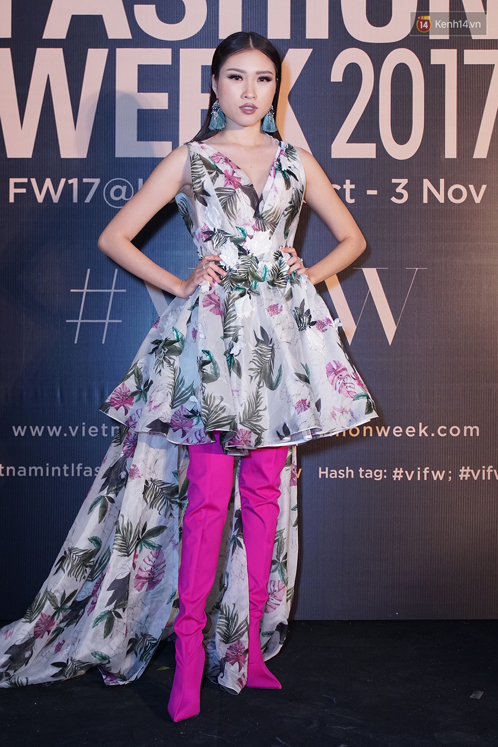 Thảm đỏ VIFW ngày cuối: Hoa hậu Đại Dương Ngân Anh khoe 3 vòng bốc lửa, Tú Anh rạng rỡ hậu lùm xùm quảng cáo hàng kém chất lượng - Ảnh 7.