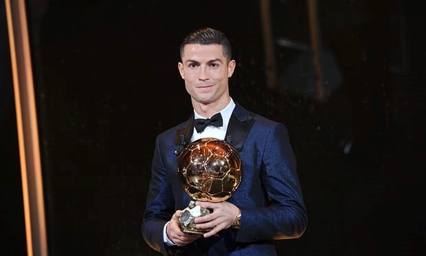 Ronaldo giành Quả bóng vàng 2017, cân bằng kỷ lục của Messi - Ảnh 3.