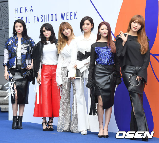 Seoul Fashion Week ngày 4: Thành viên của nhóm nhạc kém nổi Rainbow sexy nổi bật lấn lướt nhiều đàn chị - Ảnh 13.