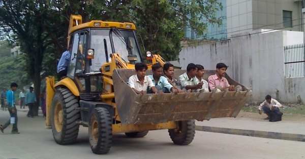 16 khoảnh khắc chứng tỏ Ấn Độ đ&uacute;ng l&agrave; th&aacute;nh địa của những kẻ lầy - Ảnh 11.