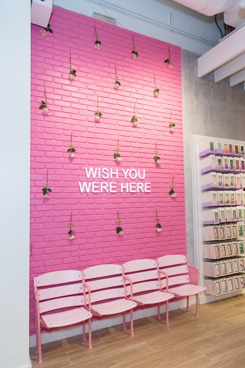 Hóa ra Forever 21 còn có người em tên Riley Rose, beauty store dành riêng cho hội mê làm đẹp và thích sống ảo - Ảnh 14. Hóa ra Forever 21 còn có người em tên Riley Rose, beauty store dành riêng cho hội mê làm đẹp và thích sống ảo - Ảnh 14.