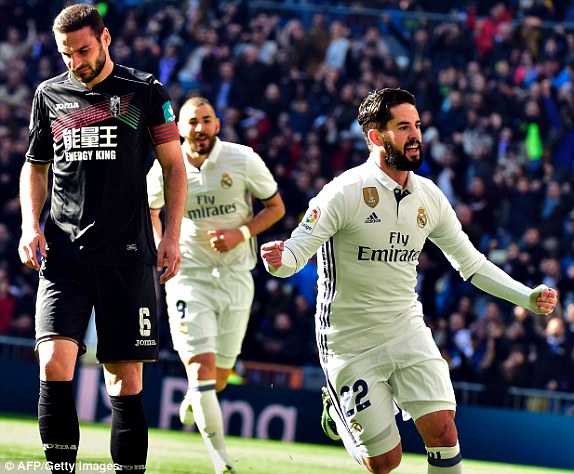 Ronaldo khai s&uacute;ng đầu năm, Real thắng trận tưng bừng - Ảnh 5.