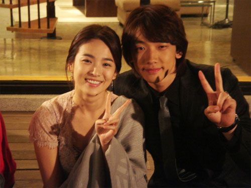 Trước Song Joong Ki, Song Hye Kyo đã từng đóng phim là ẵm được người yêu! - Ảnh 7.