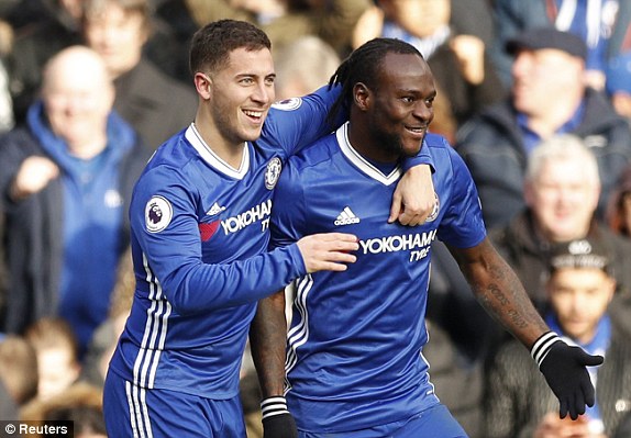 Hazard lập si&ecirc;u phẩm solo từ giữa s&acirc;n vượt qua 3 cầu thủ Arsenal - Ảnh 2.