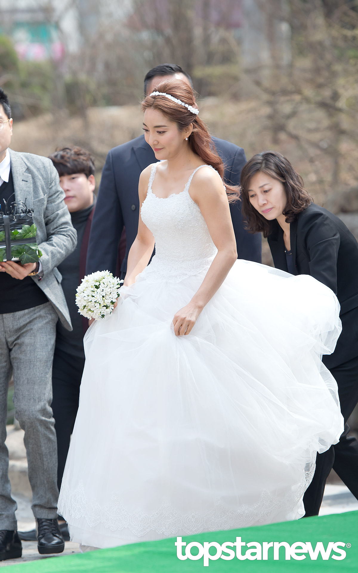 H&ocirc;n lễ đẹp nhất xứ H&agrave;n: S.E.S t&aacute;i hợp, chủ tịch SM Lee Soo Man c&ugrave;ng d&agrave;n sao khủng xuất hiện - Ảnh 1.