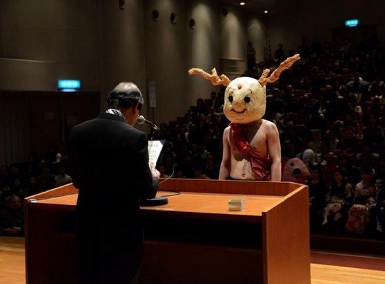 Ngày tốt nghiệp không khác gì lễ hội cosplay của sinh viên Nhật Bản! - Ảnh 8.