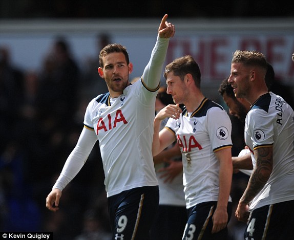 Sao H&agrave;n Quốc tiếp tục tỏa s&aacute;ng, Tottenham phả hơi n&oacute;ng v&agrave;o g&aacute;y Chelsea - Ảnh 15.