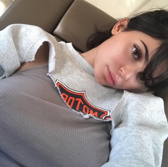 Đố bạn biết Kylie Jenner đang mặc cái gì? - Ảnh 1.