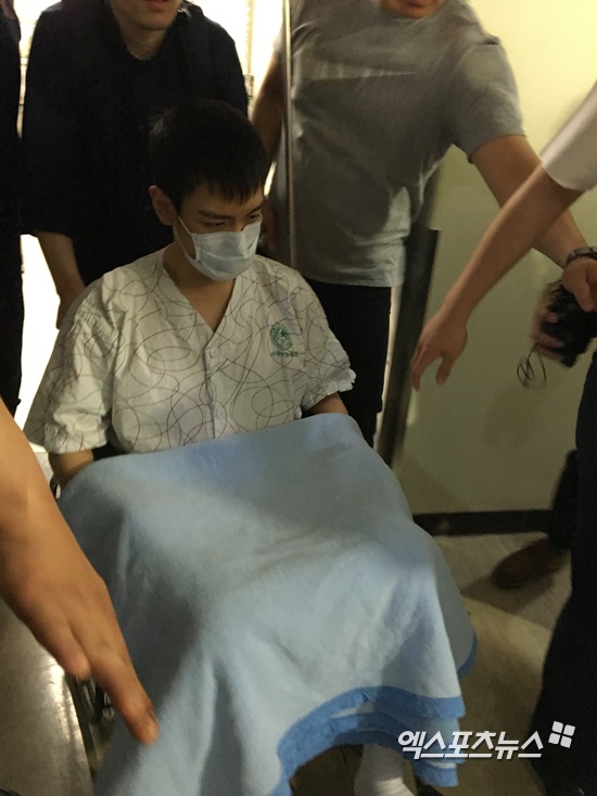 Clip: T.O.P rời khỏi bệnh viện trong khung cảnh hỗn loạn: Tôi xin lỗi - Ảnh 6.