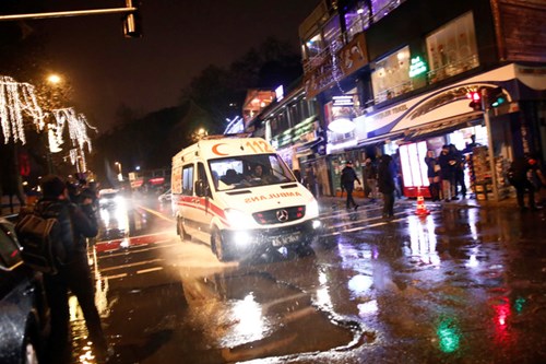 Hiện trường vụ xả súng đẫm máu vào hộp đêm Thổ Nhĩ Kỳ đúng đêm Giao thừa - Ảnh 5.