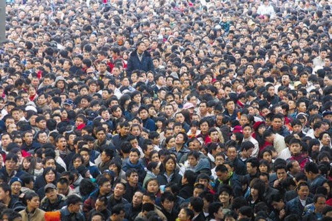Những hình ảnh chen chúc kinh hoàng trong đợt di cư về quê ăn Tết ở Trung Quốc - Ảnh 13.