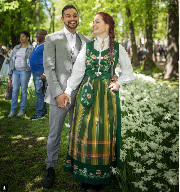 Cùng ngắm 17 bộ áo cưới truyền thống tuyệt đẹp trên toàn thế giới - Ảnh 29.
