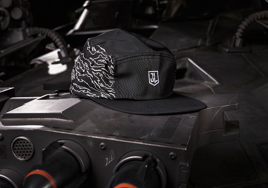 Có là fan của các siêu anh hùng hay không, bạn cũng sẽ kết bộ sưu tập Puma x Justice League siêu chất này - Ảnh 18. Có là fan của các siêu anh hùng hay không, bạn cũng sẽ kết bộ sưu tập Puma x Justice League siêu chất này - Ảnh 18.