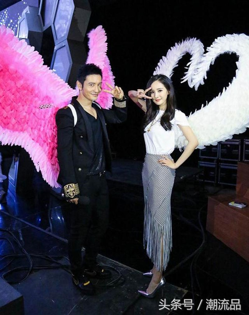 Hóa ra Dương Mịch, Angela Baby... đều đã từng đeo cánh ăn theo các thiên thần Victorias Secret và trổ tài catwalk - Ảnh 13. Hóa ra Dương Mịch, Angela Baby... đều đã từng đeo cánh ăn theo các thiên thần Victorias Secret và trổ tài catwalk - Ảnh 13.