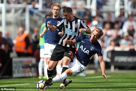 Highlights Newcastle 0-2 Tottenham: Khởi đầu su&ocirc;n sẻ - Ảnh 4.