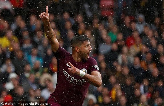 Aguero lập hat-trick, Man City cướp ngôi số 1 của Man Utd - Ảnh 3.