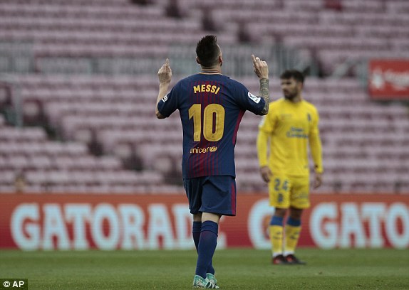 Messi lập cú đúp trong 7 phút, Barca xây chắc ngôi đầu - Ảnh 4.