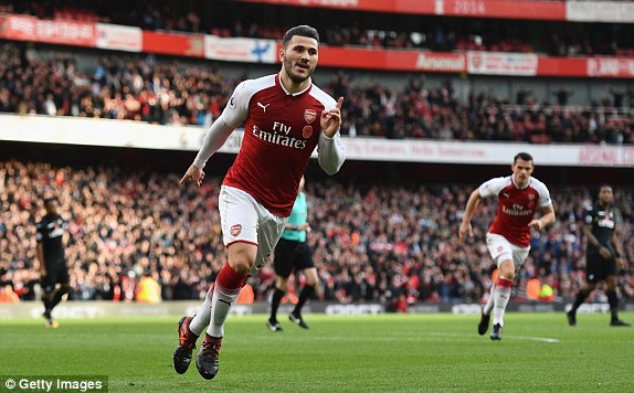 Arsenal khuất phục Swansea, thắng trận thứ 4 liên tiếp - Ảnh 4.