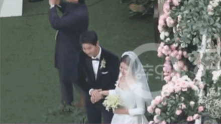 Khoảnh khắc chứng minh Song Joong Ki yêu Song Hye Kyo đến nhường nào trong đám cưới giữa thời tiết lạnh xứ Hàn - Ảnh 7.