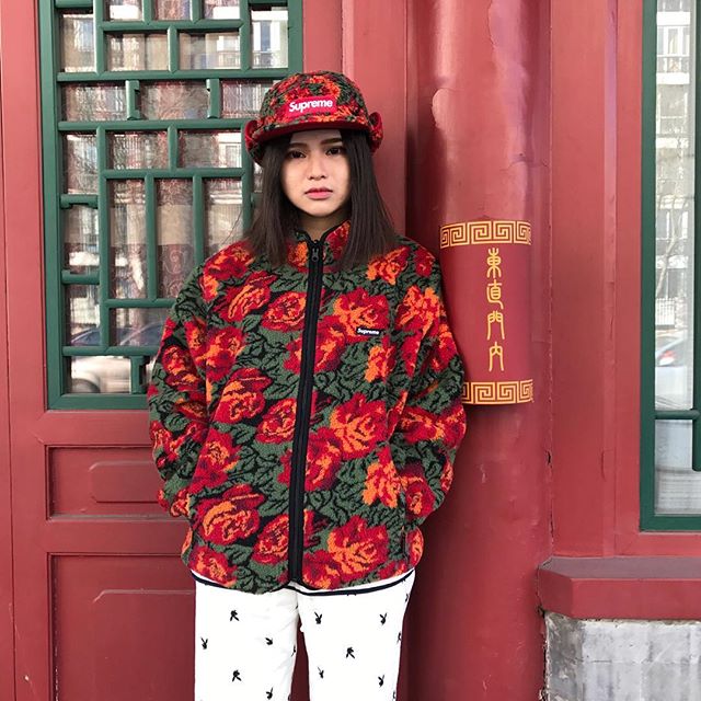 Feifei - cô nàng 20 tuổi được bố mẹ cho hơn 200 triệu đồng/tháng chỉ để mua đồ streetwear - Ảnh 4.